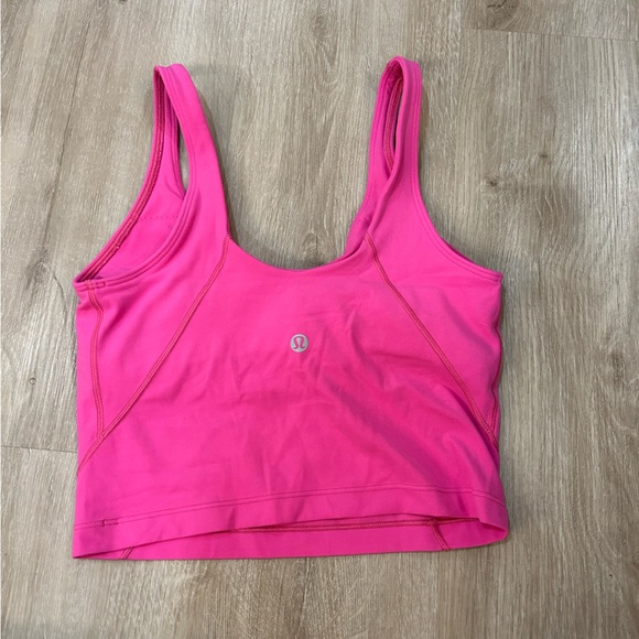 Lululemon pink crop top size 4 - Picture 2 of 2